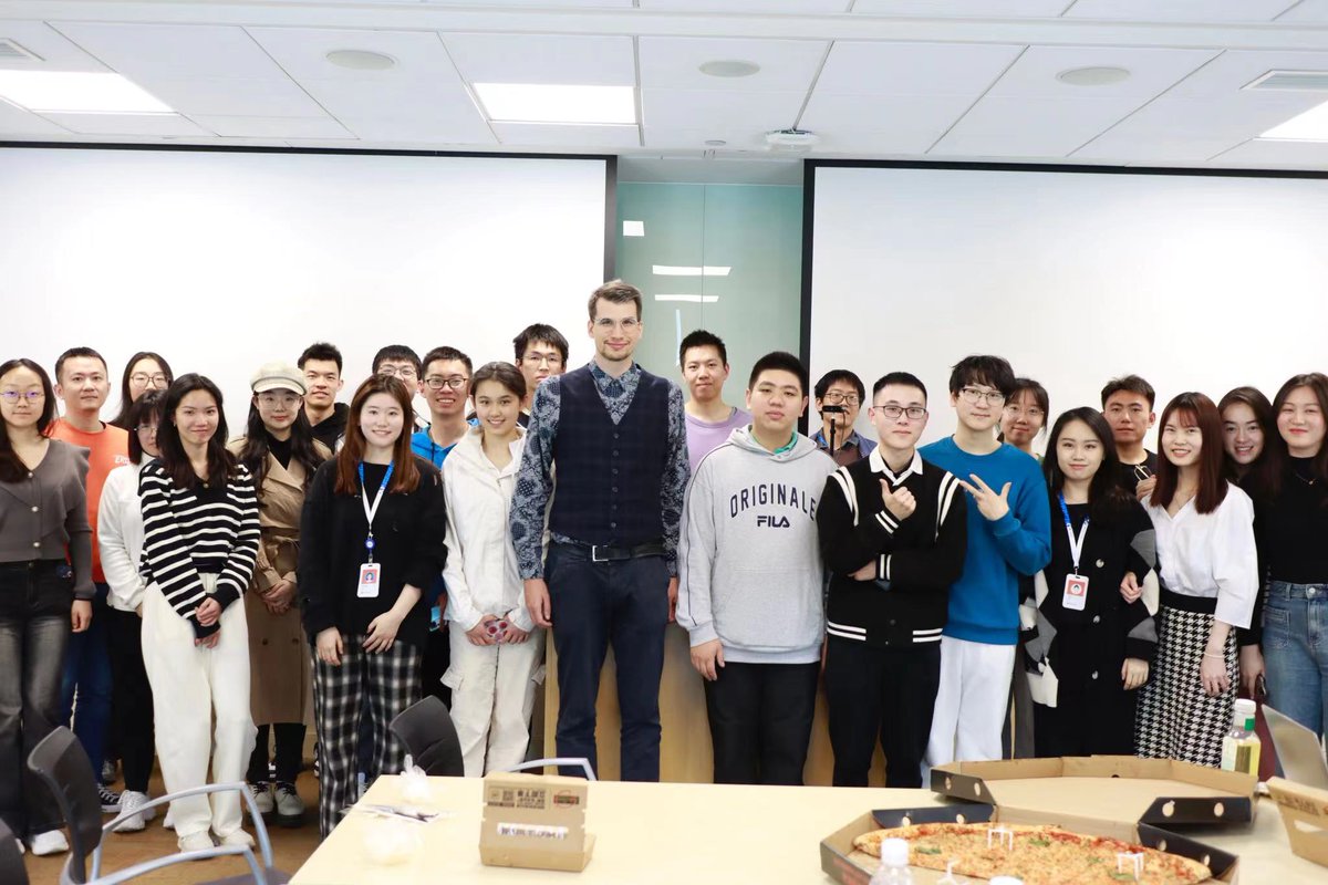 FaccioAI's tweet image. Recently, I had the pleasure of giving a talk at Microsoft Research Asia in Beijing on 'Learning to Extract Information from Neural Networks.' Met lots of brilliant minds there!
#MSFTResearch