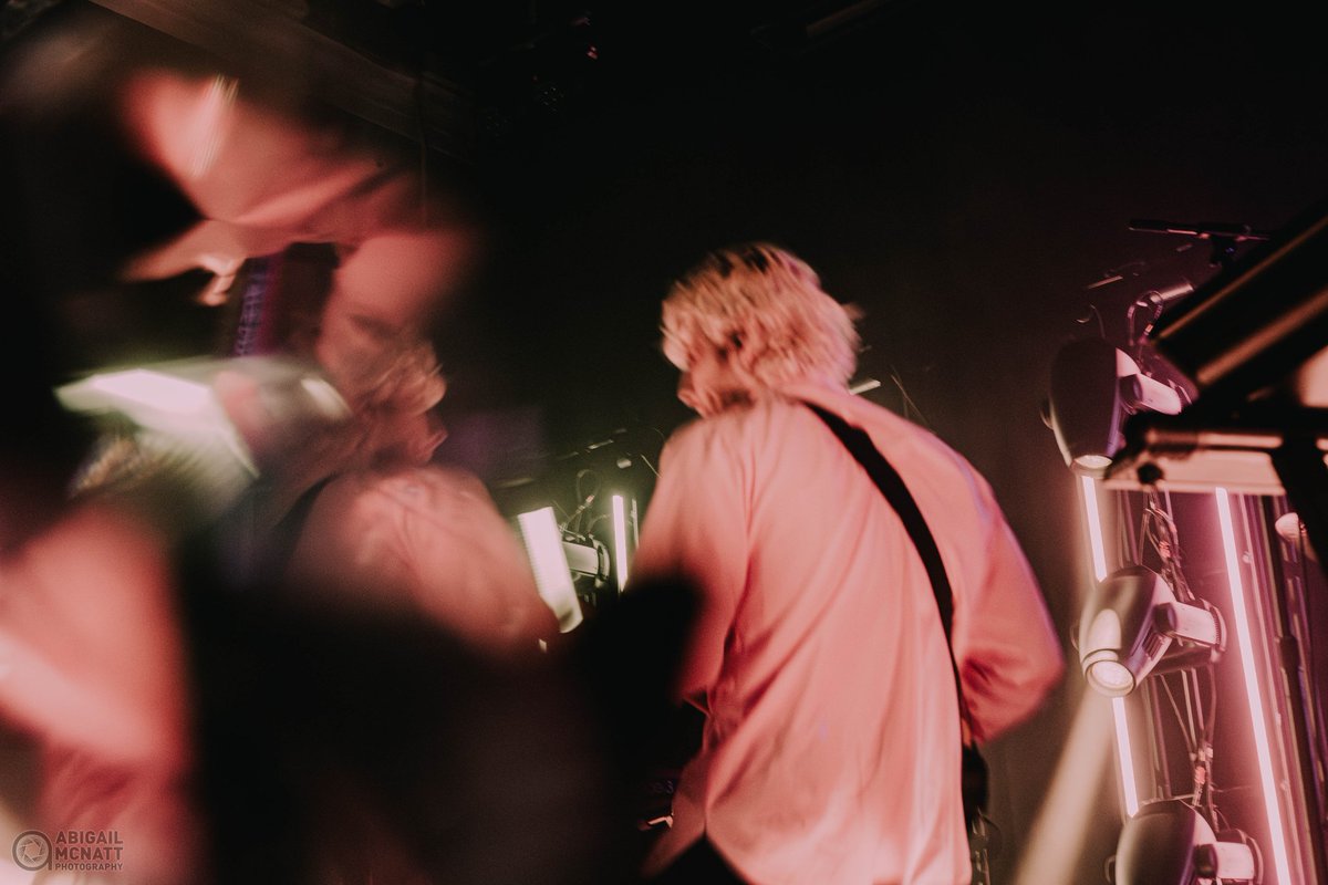 All this running in motion / time slips by until you're lost in your mind / who you gonna find, who you gonna find 🎶
<a href="/Luke5SOS/">Luke Hemmings</a>
.
.
.
#nostalgiafordcn2 #nostalgiaforatimethatneverexistedtiur #lukehemmings #5sos #5secondsofsummer #livemusic #concertphotography #canon #motion