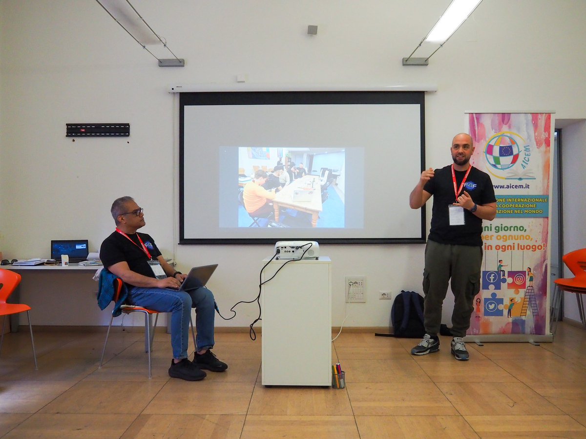 InterlockFound1's tweet image. 🔉#ProjectA2O part 3 in 🇮🇹#Sassari #Italy April-‘24. stichtinginterlock.nl/Projecten/Acce… ⬅️ Presentation by the Dutch group of good practices on #mentoring in 🇳🇱. With 🇳🇱 @InterlockFound1 &amp;amp; 🇵🇹 #ECOS, 🇮🇹 @Aicem_italia &amp;amp; 🇩🇪 @migrafrica . 🇪🇺 @ErasmusplusNL @EUErasmusPlus #migrantcommunities