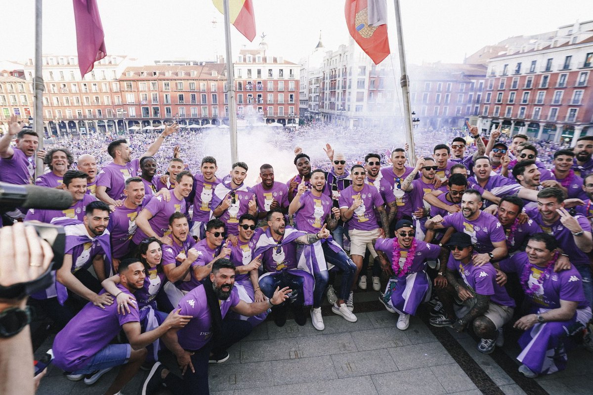 SergioSanchez6's tweet photo. Volv1mos. Aúpa Pucela 🤍💜🤍💜🤍💜🤍 https://t.co/10blGhUbhk