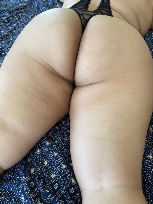 Repost if you would eat my ass for breakfast 😝 https://t.co/RW0gBLkemk<a href="/tag/wwecastle"class="tags"><span>#wwecastle</span></a>