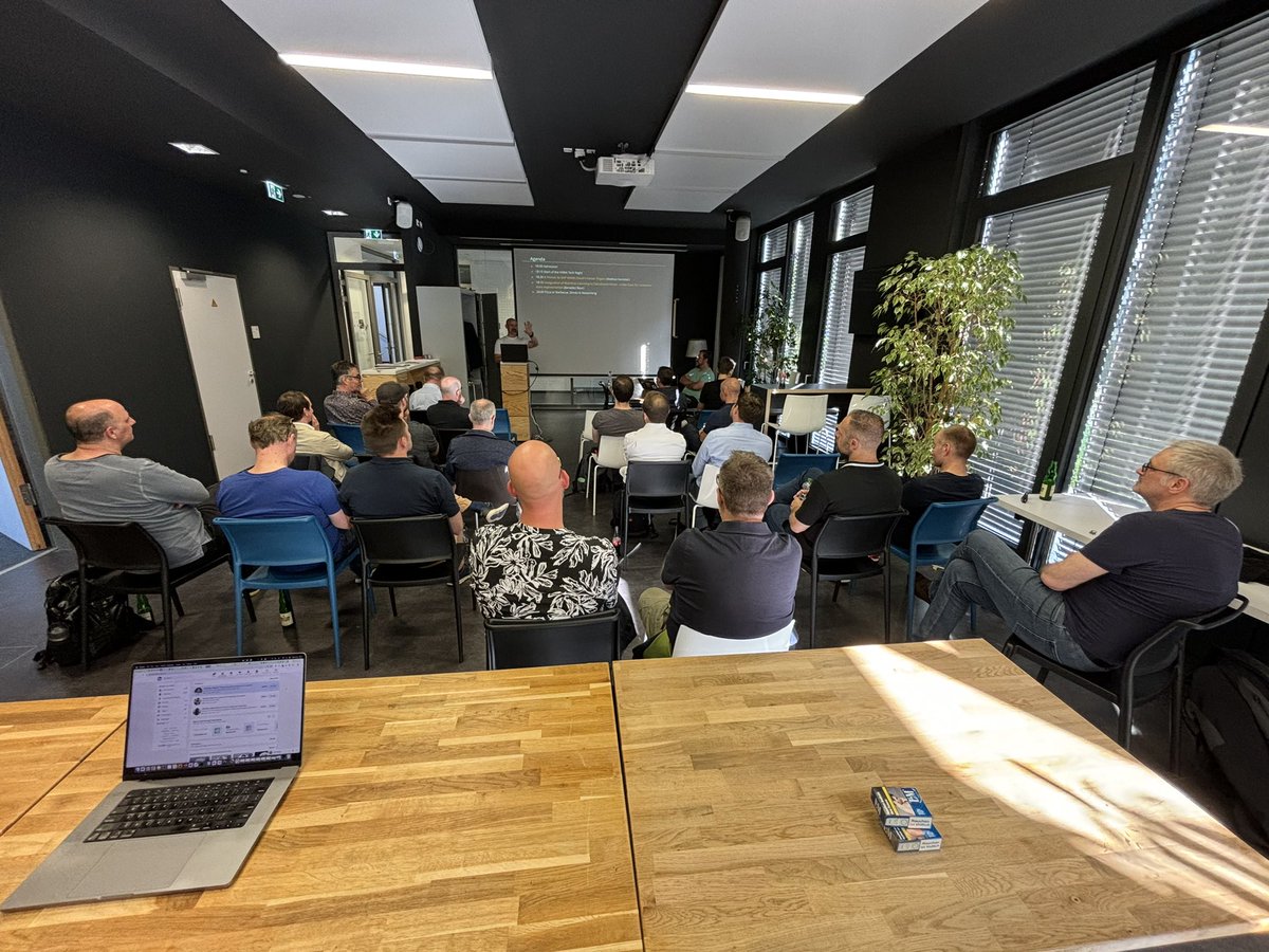 10th #HANATechNight in Mannheim has started with <a href="/joerg_brandeis/">Jörg Brandeis</a> kicking it of 🎉