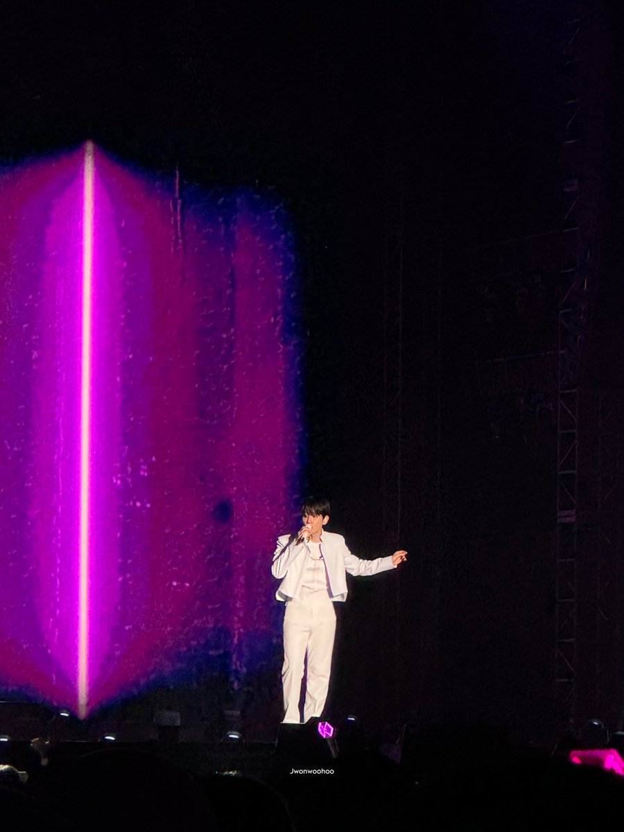 jwonwoohoo's tweet photo. Sharing some of my fav shots from Lonsdaleite in Jakarta! ✨
Shining shining, just like a diamond 🥹

#백현 #BAEKHYUN #Lonsdaleite
#LonsdaleiteinJakarta @B_hundred_Hyun @BAEKHYUN_INB100 https://t.co/Wdk97IsVxB