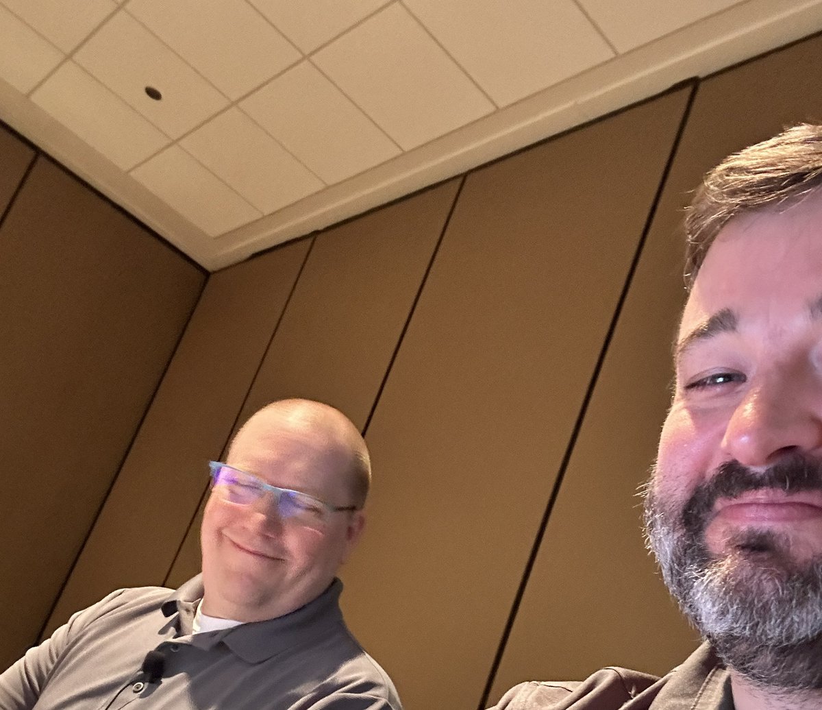 DanielGlenn's tweet image. I have a feeling @idubbs is going to be giving me this look all day 😂
#TechCon365 #PwrCon