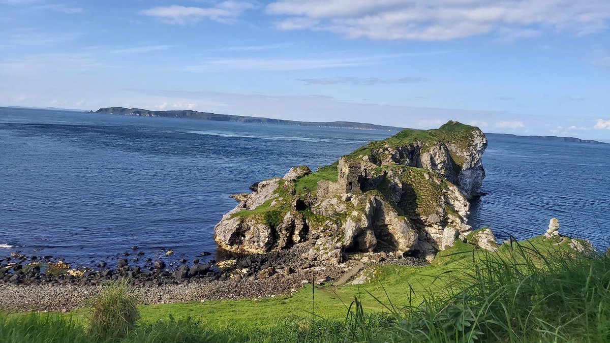 Online_Jake96's tweet photo. If you like your scenery then NI is definitely a place that should be on your bucket list, there's some jaw dropping places and lots of walks https://t.co/RFV8LWnkIR
