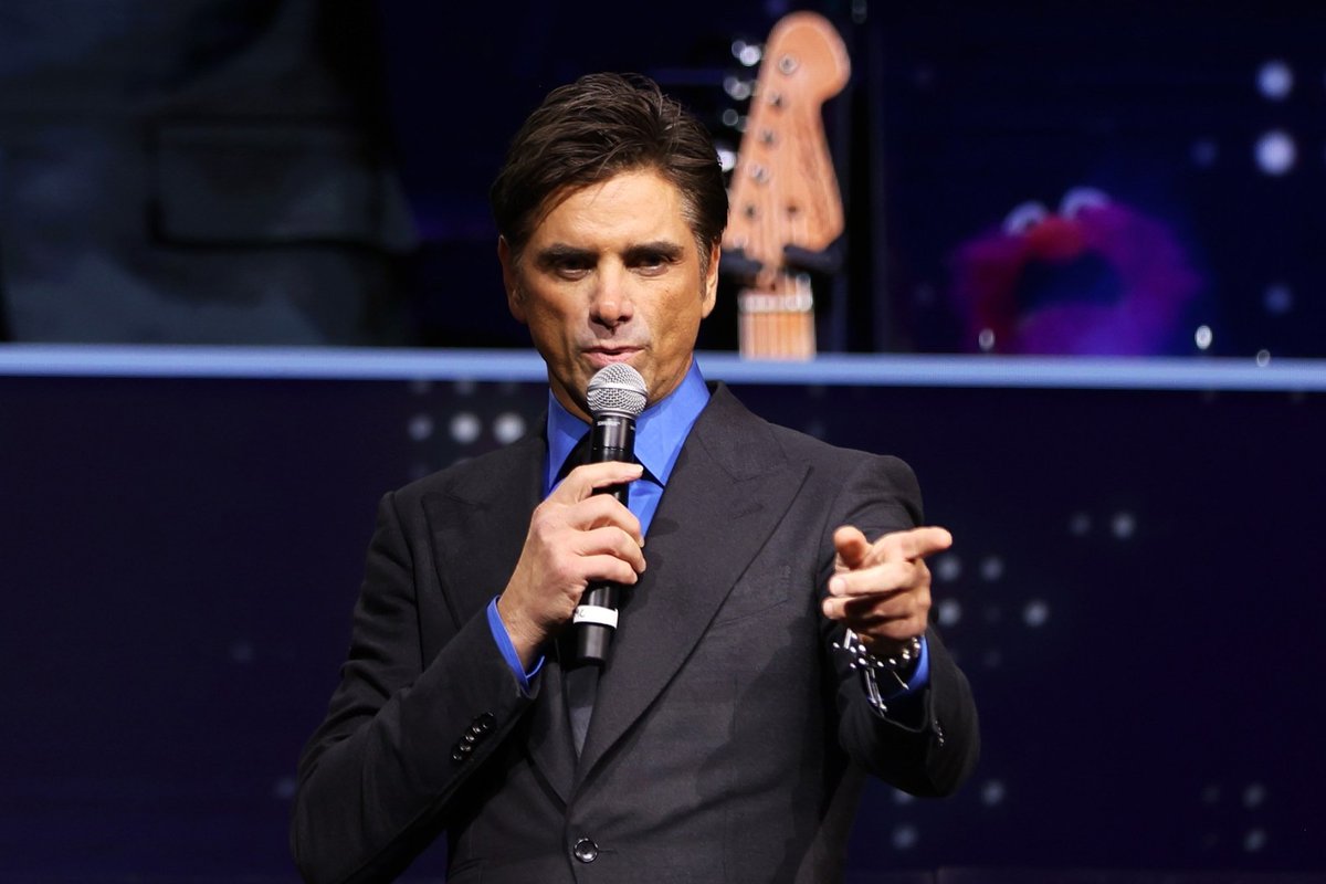 The Glasgow Willy Wonka Disaster Event Is Now the Subject of a Parody Song Performed by John Stamos More: rollingstone.com/tv-movies/tv-m…