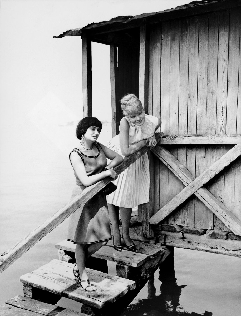 Agnès Varda & Corinne Marchand at the Venice Film Festival, 1962. (📸- Keystone-France)