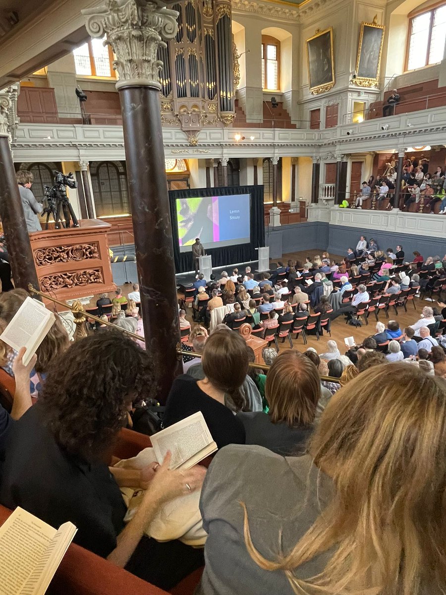 Thanks to George Shaughnessy for this photo of me on stage tonight at The Sheldonian Theatre in Oxford.

#kafka
#metamorphosis