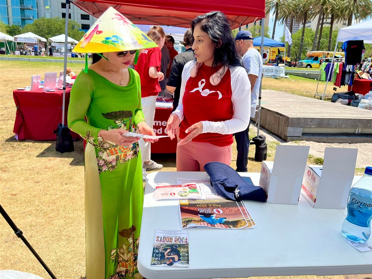 BAPS Volunteers at Asian American Pacific Islander (AAPI) Heritage Festival, Tampa, FL, USA gfrc6.app.goo.gl/v4ni