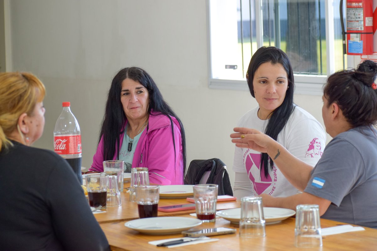 Atilra_GR's tweet photo. En el marco del #3J, nos reunimos con compañeras en el Predio Atilra. https://t.co/JlcS9l6kQW
