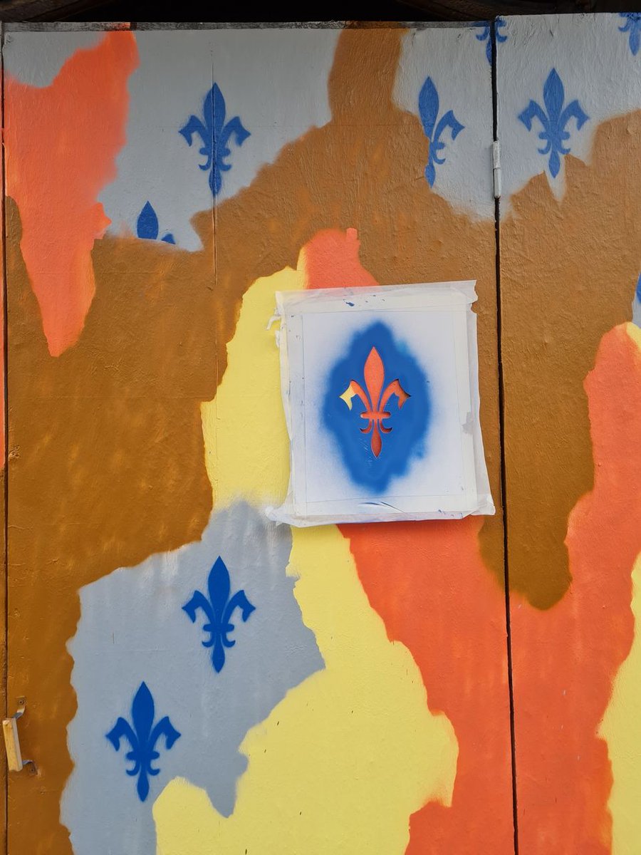 Новый арт на доме Бака!

Вы же помните, что в нашем опен-колле было два финалиста?

21 мая свой арт «Край земли» выполнил Илья Робе, а 2 июня свою грандиозную трёхдневную работу завершила Кристина Хайманова.

Кристина — мультидисциплинарная художница… t2p.pw/0b8Rzk59fh