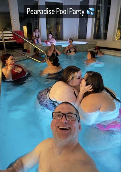 Pearadise BBW pool party  Join us for the next one if you missed this one. https://t.co/4Ozv4TveEt<a href="/tag/model"class="tags"><span>#model</span></a><a href="/tag/actress"class="tags"><span>#actress</span></a><a href="/tag/lasvegas"class="tags"><span>#lasvegas</span></a><a href="/tag/bbw"class="tags"><span>#bbw</span></a>