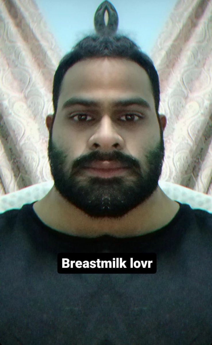 NarvarAbhay's tweet photo. @iambhappa is enjoying his trip while @ArpitBala is losing his shit at home 😭☠️ https://t.co/pSpuFUcMSw