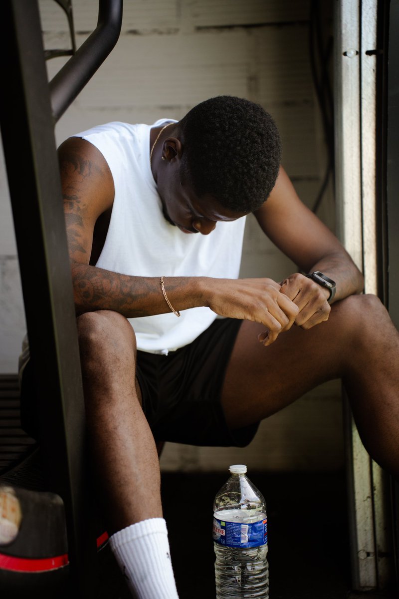 Pas de bras, pas de chocolat ⚽️⏳🤞🏾
C’est reparti ça me manque trop.