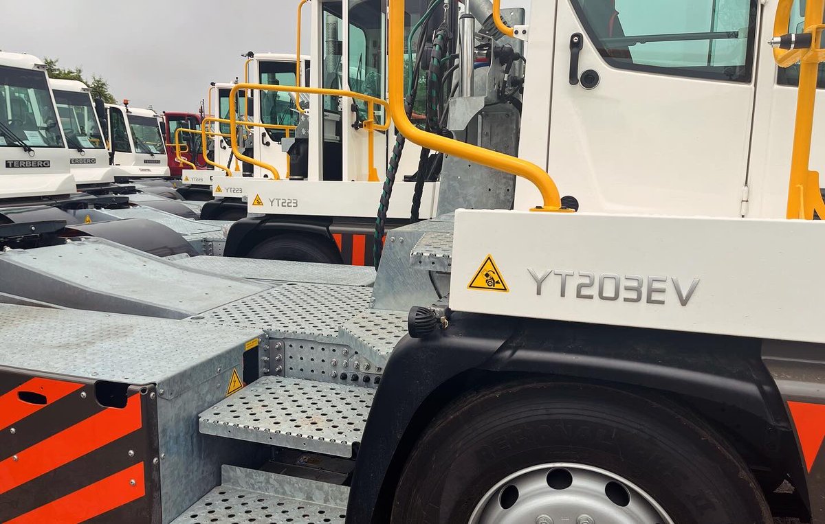 🚛💨 Did you know Cropac is your go-to distributor for Terberg trucks like the YT223? With a large inventory ready to roll, Cropac ensures efficiency and reliability for all your logistics needs. Reach out today! #Cropac #Terberg #LogisticsSolutions 🌟🔧