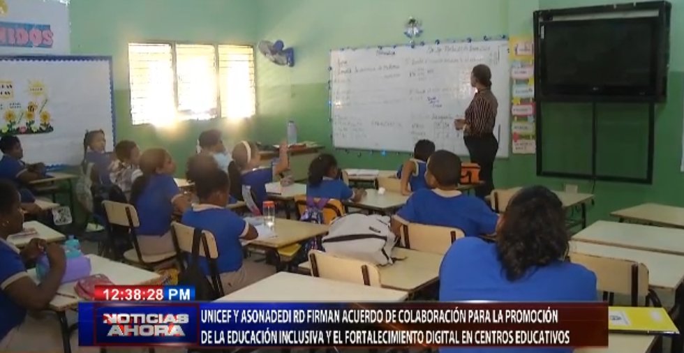 cdn37's tweet photo. #NoticiasAhora.-Unicef y ASONADEDI RD firman acuerdo de colaboración para la promoción de la educación inclusiva y el fortalecimiento digital en centros educativos
#CDN37 #Unicet #Educación #CanaldeNoticias #CDN https://t.co/loKLoQApWj