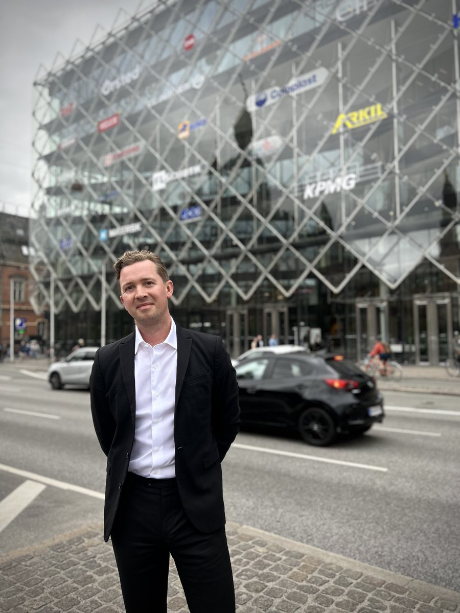 OliverRiel's tweet photo. JOBNYT
I dag har jeg fornøjelsen af at tiltræde som klimarådgiver i @DanskIndustri . Jeg siger derfor farvel til Geelmuyden Kiese og en masse dygtige og søde kollegaer efter en god tid. Kan fremover fanges i Industriens Hus og på: olri@di.dk - God uge! https://t.co/p6KUzcrRHT