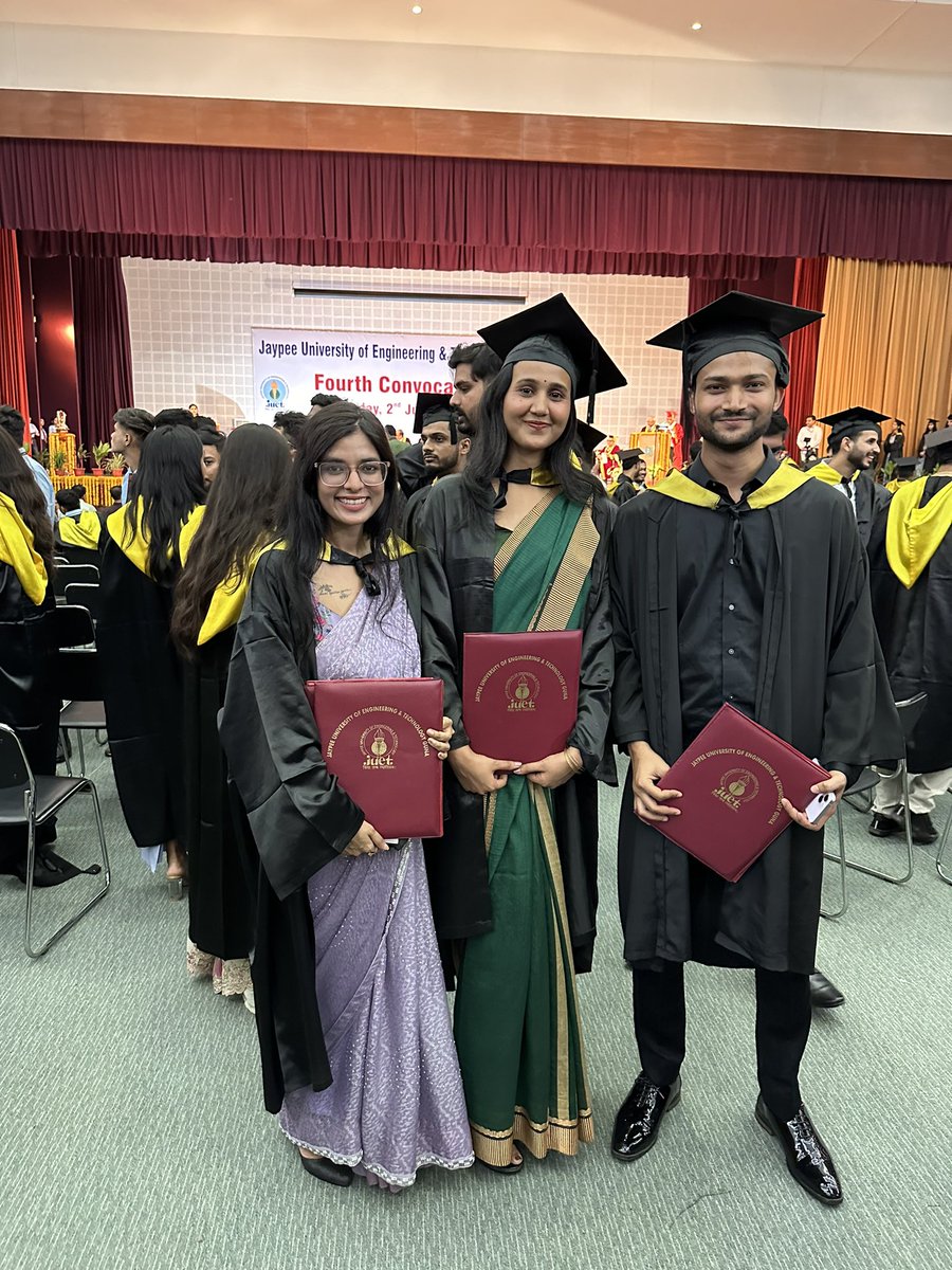 Officially graduated! 🧑‍🎓

P.s: Convocation happened after 4 years.

#softwaredeveloper #engineer #graduation