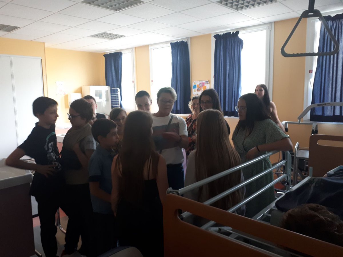 ClgAubry's tweet photo. Mardi 14 mai les élèves du dispositif ULIS du collège Robert Aubry sont allés à Bar-Le-Duc pour visiter le dispositif ULIS PRO au LP Émile Zola dans le cadre du parcours avenir. https://t.co/MS80h1qaeQ