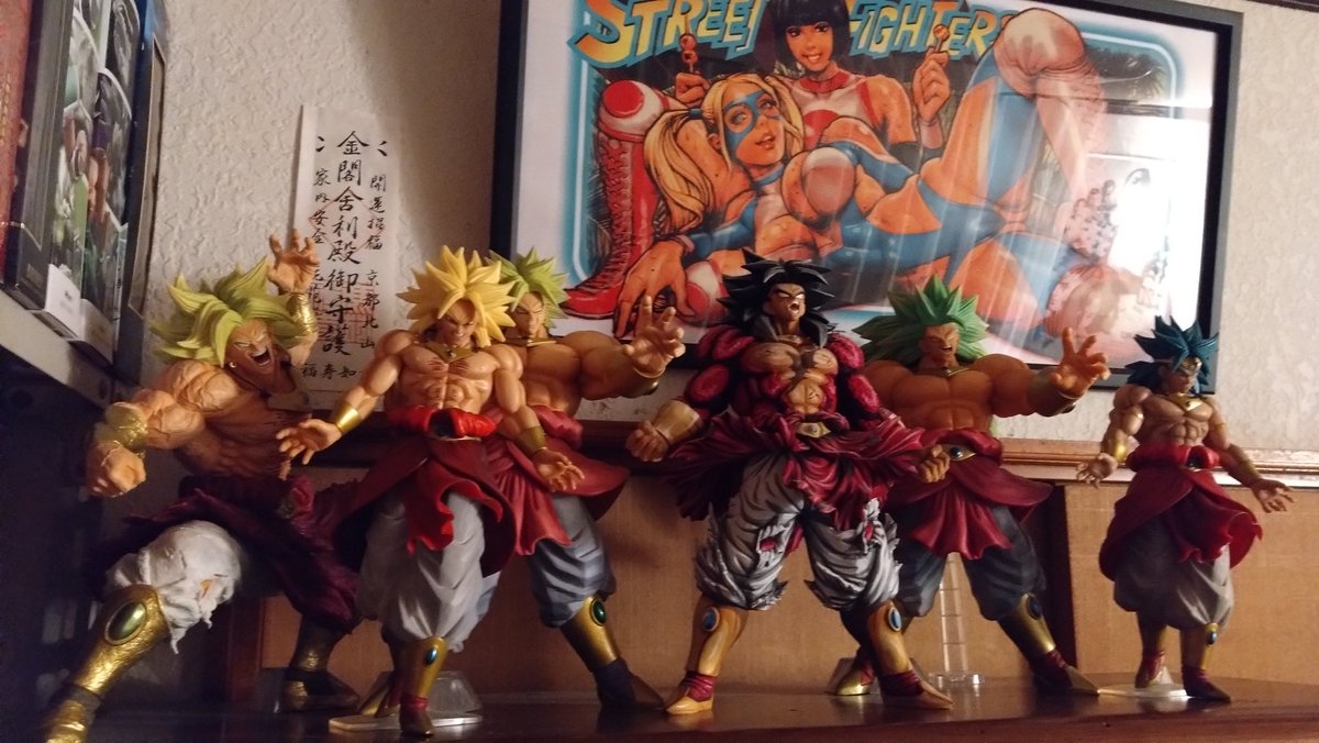 chest10dan's tweet photo. 【定期】うちの神棚みて。
#ブロリー #broly #ブロリスト
#神棚 #ほんの一部 https://t.co/Z9kHQBQwPt