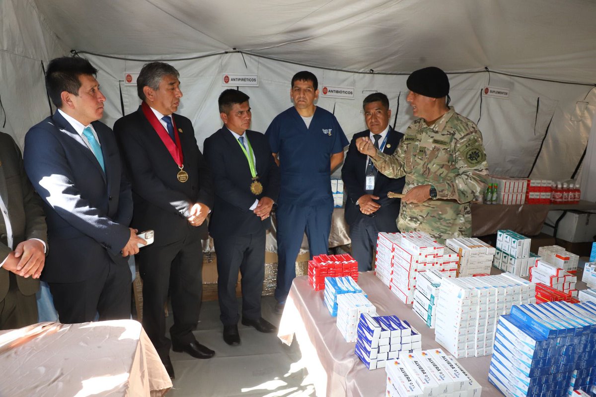 CCFFAA_PERU's tweet photo. #Ayacucho| Cientos de habitantes del distrito Andrés A. Cáceres Dorregaray reciben atenciones de salud gratuitas en la Campaña Cívica Multisectorial, organizada por el #CCFFAA. Durante 4 días, los pobladores recibirán atenciones médicas y sociales, así como medicamentos gratis. https://t.co/A16l3nJJsj