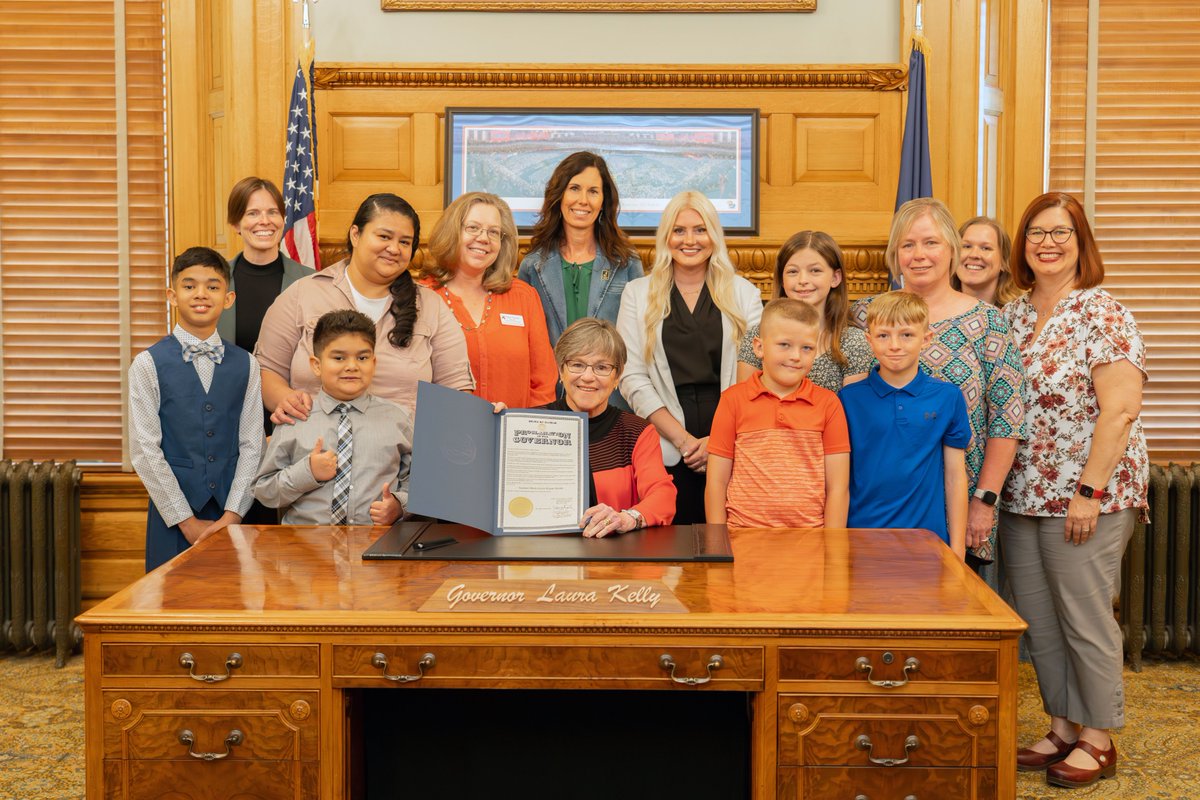 Seaman USD 345 (@seamanschools) on Twitter photo Thanks <a href="/GovLauraKelly/">Governor Laura Kelly</a> for letting some of our students and staff help celebrate the proclamation of Summer Meals Across Kansas Month! Thanks <a href="/GovLauraKelly/">Governor Laura Kelly</a> for letting some of our students and staff help celebrate the proclamation of Summer Meals Across Kansas Month!