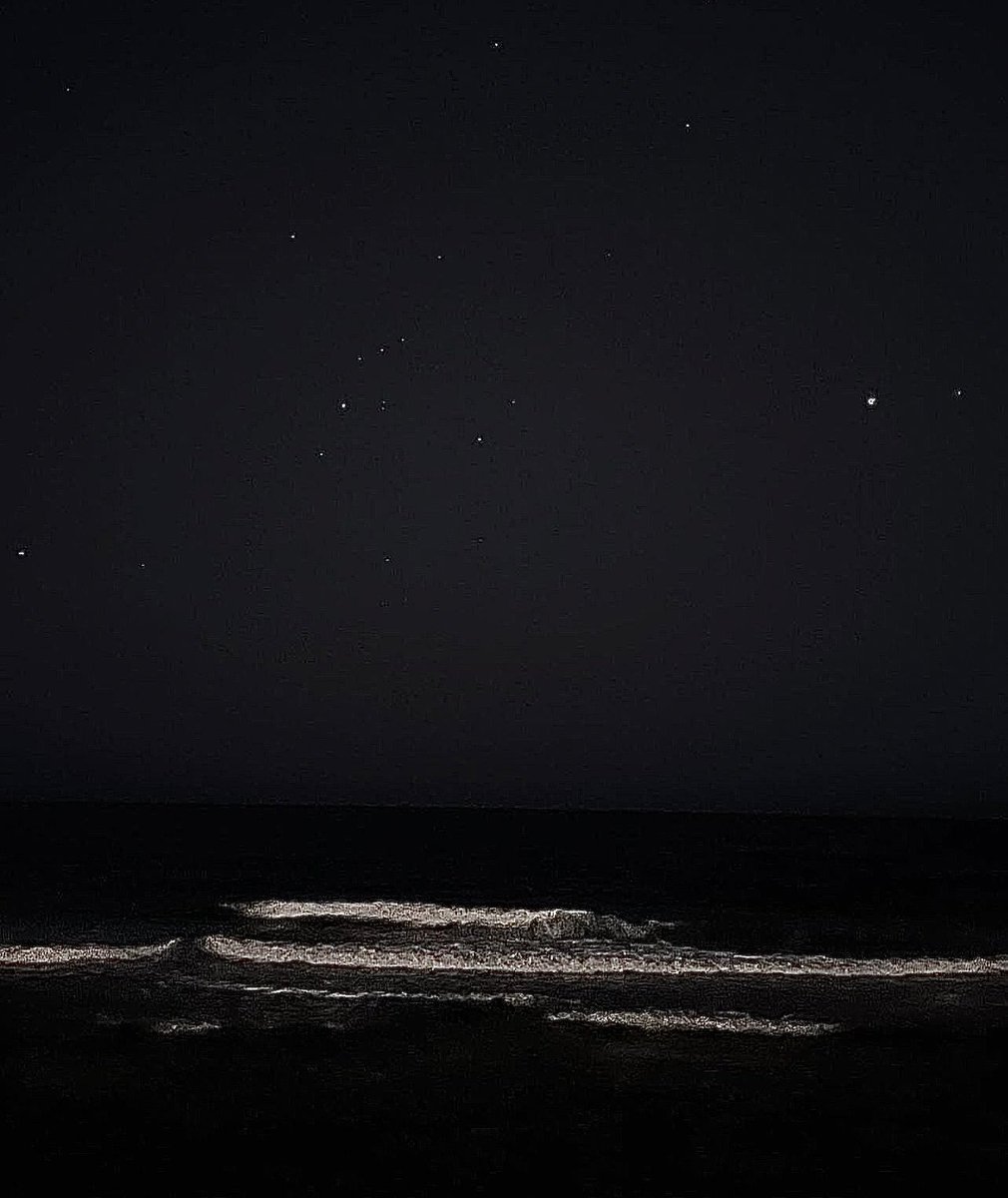 0iieii's tweet photo. Me &amp; u 
 under the stars https://t.co/xFZstSP5pO