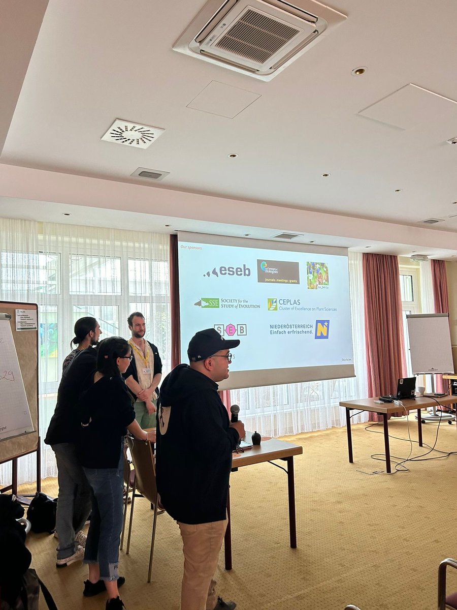 empseb31's tweet image. 📯@EMPSEB29 kicked off today 📯 The 29th edition of this event finally started with some words of welcome of our committee #evolution #PhD #conference