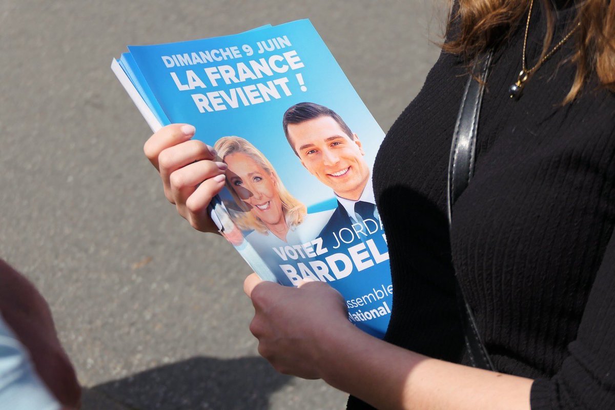 JLeonardelli_'s tweet photo. 😎 Très bon accueil sur le marché de #Samatan dans le #Gers, où nous étions présents ce matin avec Jean-Luc Yelma et les militants du @RNational_off.
Le 9 juin, ni abstention, ni dispersion pour les Gersois ! Un seul tour, un seul vote : @J_Bardella évidemment ! 🇫🇷 https://t.co/kTu2f0L400
