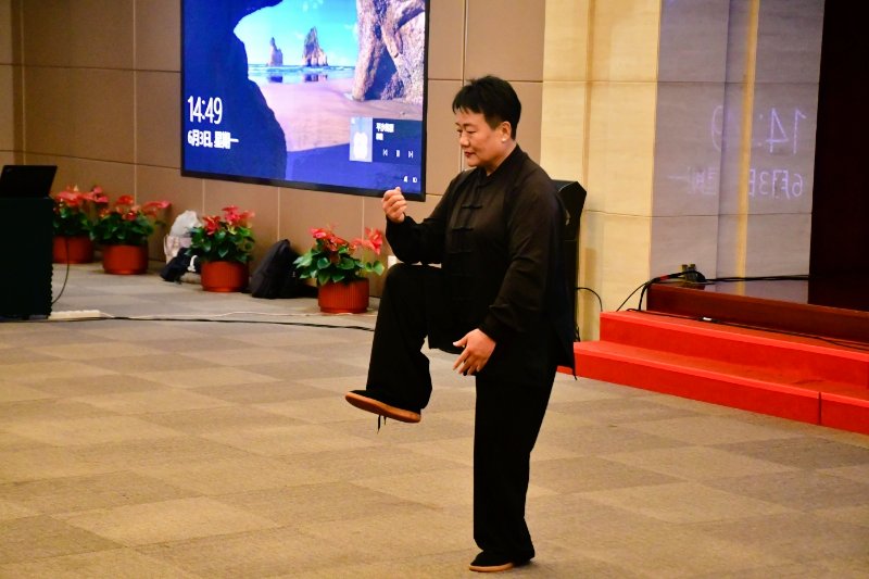 ABPInfos's tweet photo. 56. #Tai_Chi, a traditional exercise characterized by circular movements and channeling the body’s vital energy, is widely practiced in #China and worldwide for both self defense and general health. It is known in China as a traditional medicine for spine and kidneys. https://t.co/45HmnlFfXS