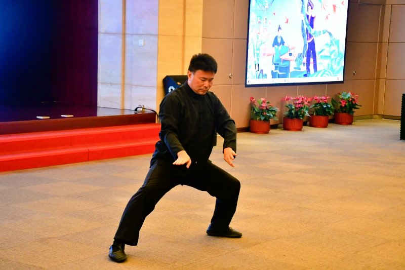 ABPInfos's tweet photo. 56. #Tai_Chi, a traditional exercise characterized by circular movements and channeling the body’s vital energy, is widely practiced in #China and worldwide for both self defense and general health. It is known in China as a traditional medicine for spine and kidneys. https://t.co/45HmnlFfXS