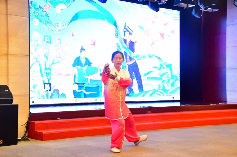 ABPInfos's tweet photo. 56. #Tai_Chi, a traditional exercise characterized by circular movements and channeling the body’s vital energy, is widely practiced in #China and worldwide for both self defense and general health. It is known in China as a traditional medicine for spine and kidneys. https://t.co/45HmnlFfXS