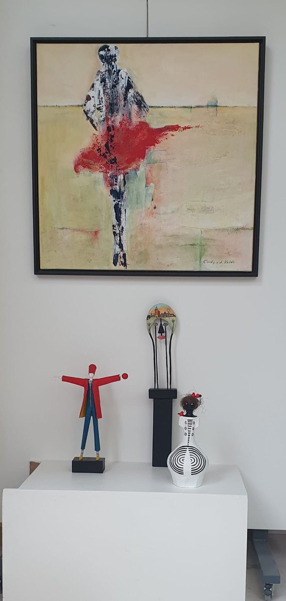 KringKunst's tweet photo. WKK-lid Cocky van der Velde exposeert tot medio juli 2024 haar beelden en schilderijen in het winkelpand aan de Doorsteek 5 in Winkelcentrum Gouweplein.
#waddinxveen
#waddinxveensekunstkring https://t.co/QfzjKmomgp