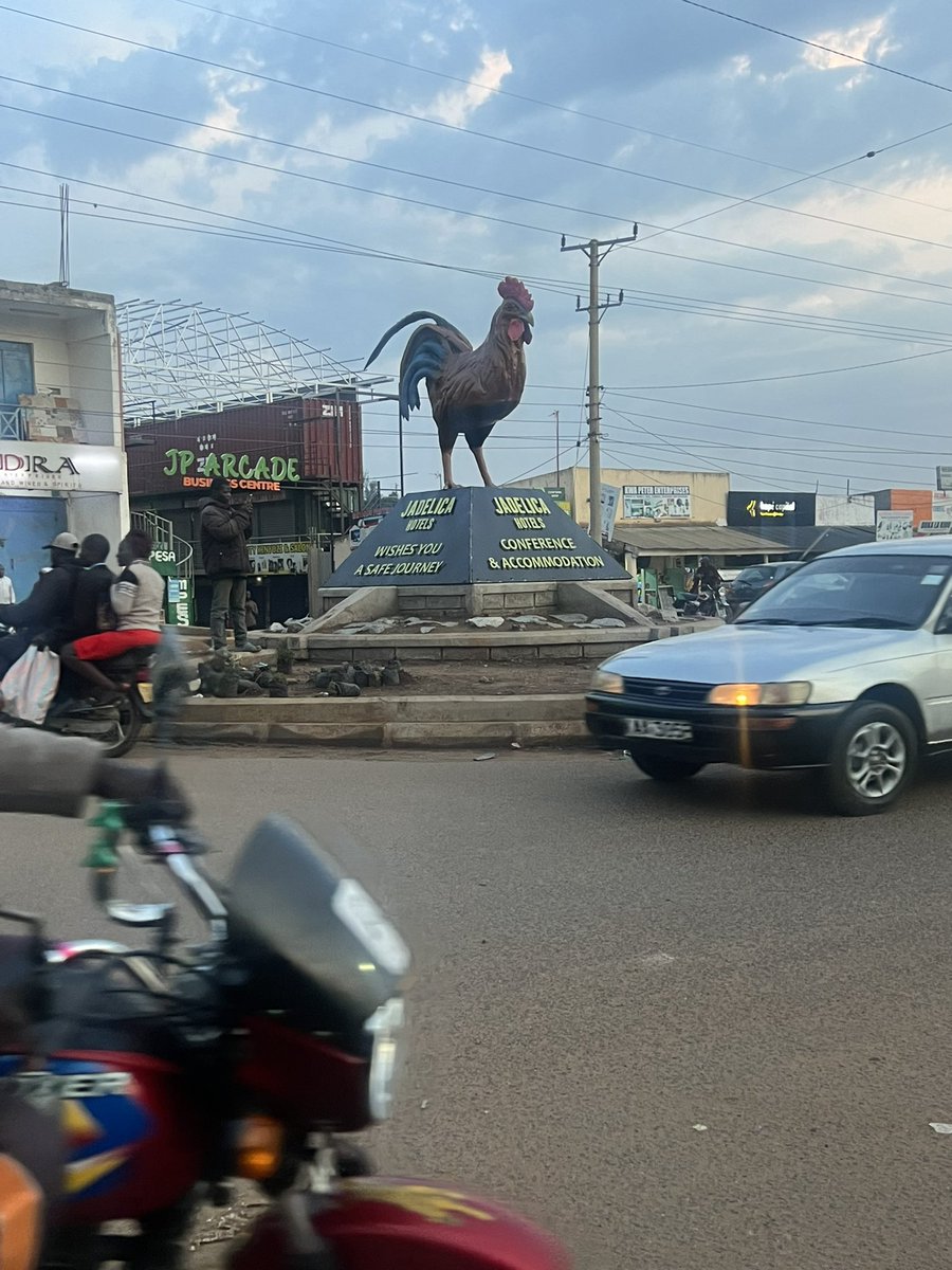 wamunyinyi's tweet photo. Who erected this Jogoo at the Bungoma CBD roundabout? The County, Jadelica or who? any public participation? Does this symbolize the return of KANU regime? What does it mean to the people of Bungoma? Ama nani ndiye Jogoo (etwaya) hapa Bgm? How can this be explained to a visitor? https://t.co/WVk00fraVi