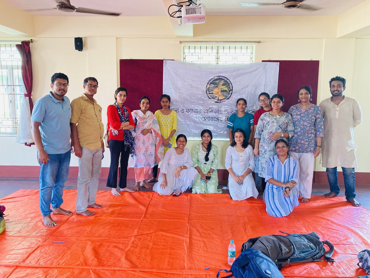 A new group of interns from Muralidhar Girls' College under Calcutta University has joined us to assist with Maternity Benefits Case Finding and other tasks. Today, at the USAF, we all gathered to discuss and understand the current situation of these cases in South Bengal.
