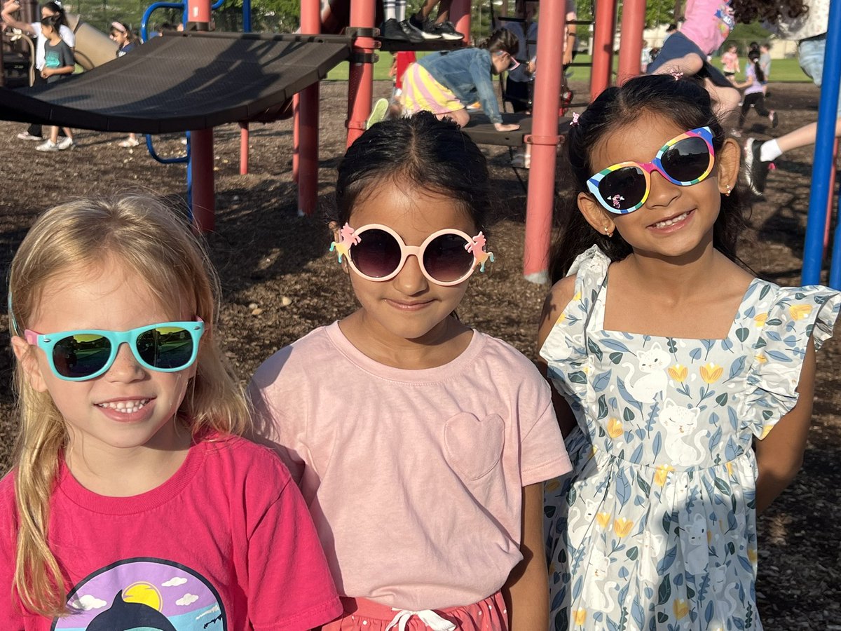 Center School tweet media