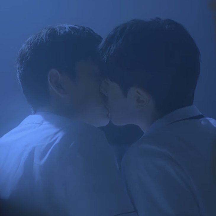 RubIN_lvsMinho's tweet photo. AU #Chanmin | 𓏲Noches en calma𓍯☔︎︎

Chn sufre de insomnio crónico todas las noches y cada día empeora. Un día se da cuenta que puede conciliar el sueño, pero sólo al lado de Sgmn, el beisbolista estrella de quien termina profundamente enamorado. https://t.co/ZwuPwSnWb3