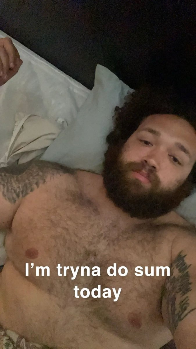 MauwiLife's tweet photo. SNAPCHAT finally unbanned me! 
Connect with me @ MauwiLife 

Like &amp; Repost please 💚

Going for sexiest man on kick this year 😏 
🤣🤣

#snapchat #snapchatrecovery https://t.co/7HxSb4HcGS