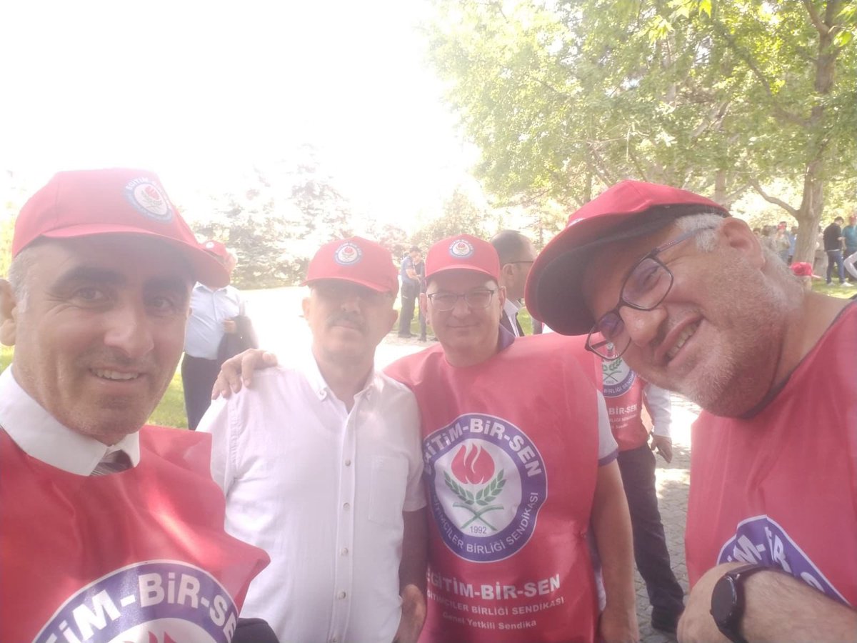 Öğretmenlik Meslek Kanunu içerisinde yer almayan;

☑️ Şube Müdürleri
☑️ İlçe Müdürleri
☑️ İl Müdür Yardımcıları
☑️ Eğitim Müfettişleri

#OMKEgitimcileriBolmesin
diye meydanlardan ses yükselttiler.

<a href="/RTErdogan/">Recep Tayyip Erdoğan</a>
<a href="/dbdevletbahceli/">Devlet Bahçeli</a>
<a href="/Yusuf__Tekin/">Yusuf Tekin</a>
<a href="/memetsimsek/">Mehmet Simsek</a>
<a href="/_aliyalcin_/">Ali YALÇIN</a>

ÇANKIRI