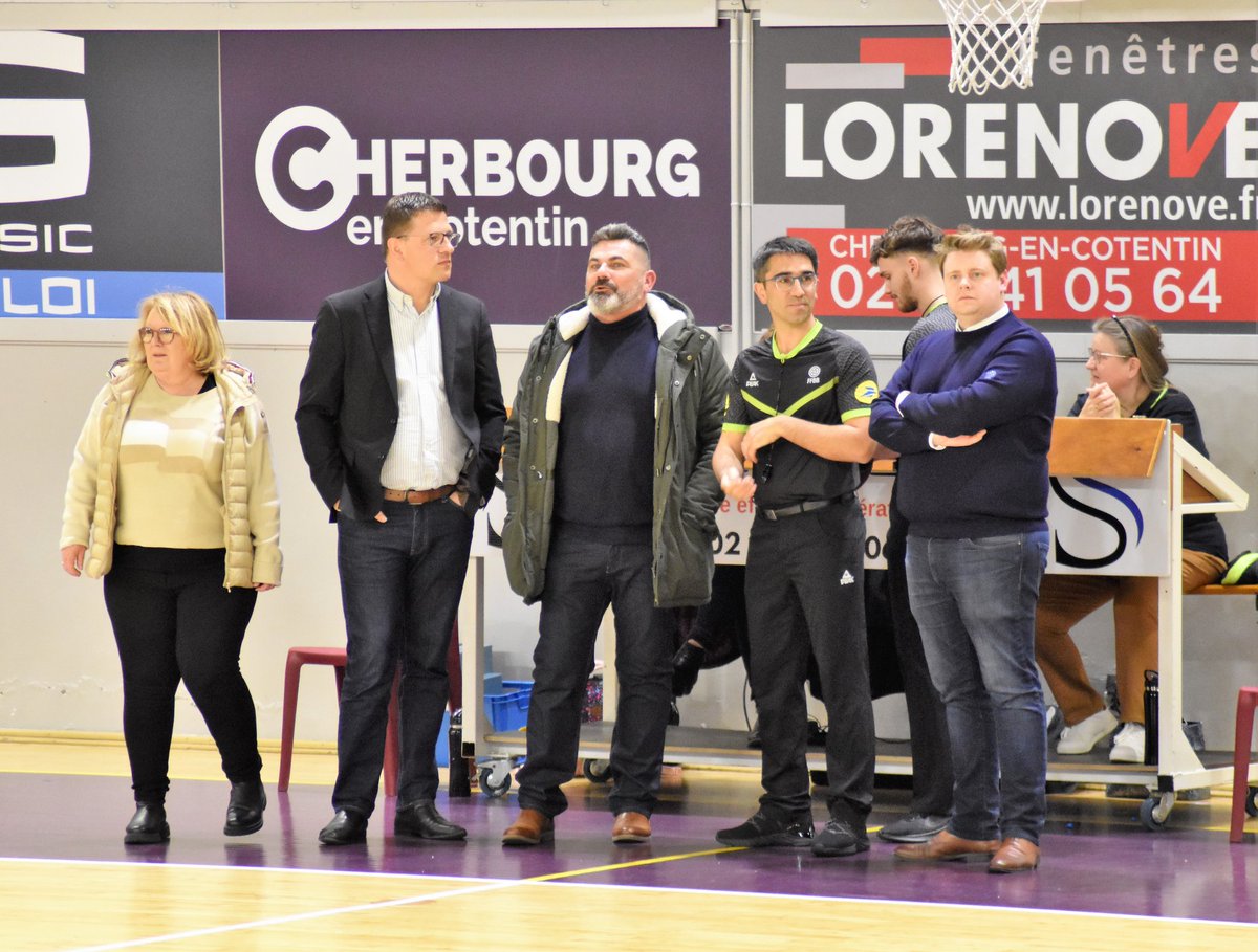 CherbourgBB's tweet photo. Après 5 années a la tête du CBB, @sebastien.cauvin passe la main et quitte ses fonctions 🏀
Seb fût à l'origine de la création du club phénix 🔥
A jamais le premier président de la BLUETEAM 💙🤍
Bravo et merci à toi 🙏💙🤍
#Cherbourg #Basket #BLUETEAM https://t.co/m0liucwmkc