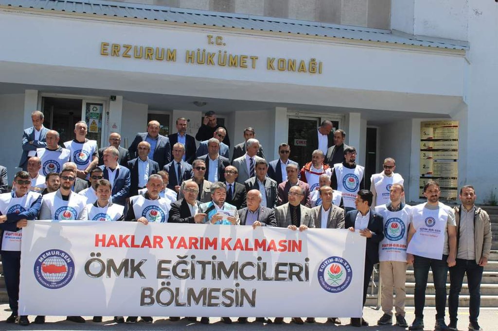 lexixiao1111's tweet photo. Öğretmenlik Meslek Kanunu içerisinde yer almayan;

☑️ Şube Müdürleri
☑️ İlçe Müdürleri
☑️ İl Müdür Yardımcıları
☑️ Eğitim Müfettişleri

#OMKEgitimcileriBolmesin
diye meydanlardan ses yükselttiler.

@RTErdogan
@dbdevletbahceli
@Yusuf__Tekin
@memetsimsek
@_aliyalcin_

ERZURUM https://t.co/d7R0Ibrsz3
