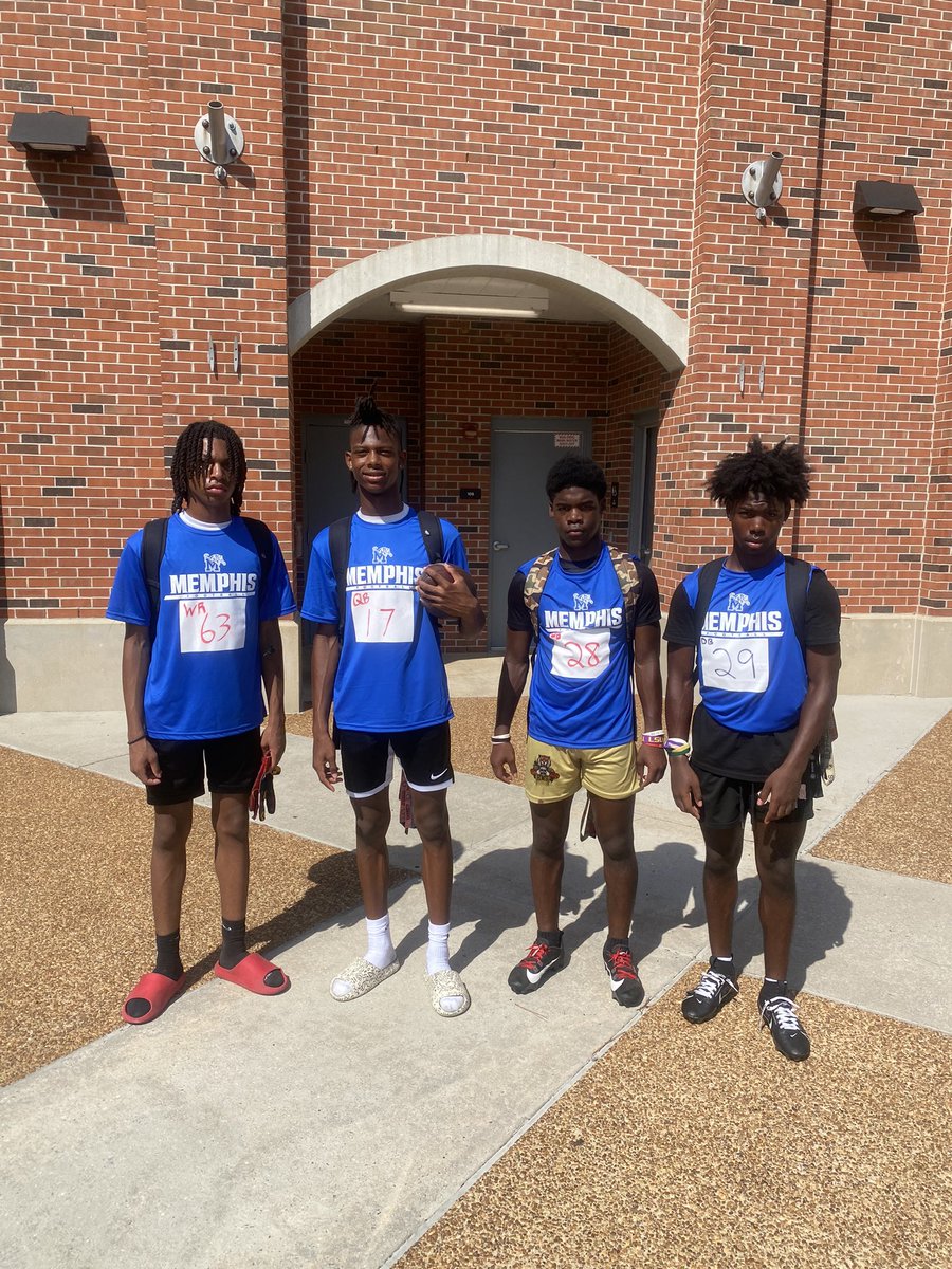 2028Drew's tweet photo. Had Great reps in 1on1s!!🔒 Went 8-3 yesterday at @MemphisFB Mega Camp
@reggiehoward @SaulsberrySr @CoachClark3 @BristerCade @Da_DREAM47 @Coach_Fella23 @jmgreene7 @treyfootball_5 @CSmithScout @RSilverfield @AP__2025 @AlPopsFootball @RivalsCamp @KeynodoH @coachTJ_UTM @Cheetahu7v7 https://t.co/WQYSBA5sjX