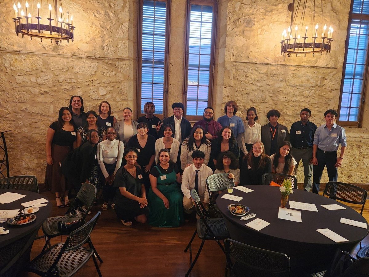 UTSACOLFA's tweet photo. COLFA's Interdisciplinary School for Engagement and @utsa_history will host the Teagle Foundationโs โKnowledge for Freedom: Migration, Democracy and the American Experimentโ (K4F) program for area high school students.
๐ Read more on UTSA Today at our link in bio. #utsacolfa https://t.co/8XbmIJwToM