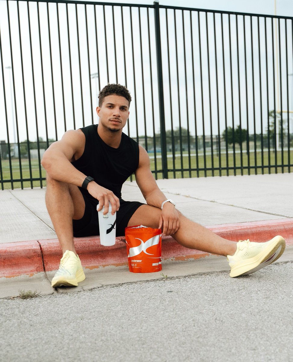 Xendurance's tweet image. Fuel-5 features four carb sources and lactate, it&apos;s your go-to for pre, intra, and post-workout fuel. No jitters, just pure energy and rapid recovery. 💪⚡️#FuelWhatMatters #PreWorkout #IntraWorkout #PostWorkout #CleanSupplements