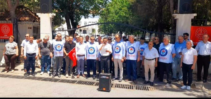 Öğretmenlik Meslek Kanunu içerisinde yer almayan;

☑️ Şube Müdürleri
☑️ İlçe Müdürleri
☑️ İl Müdür Yardımcıları
☑️ Eğitim Müfettişleri

#OMKEgitimcileriBolmesin
diye meydanlardan ses yükselttiler.

<a href="/RTErdogan/">Recep Tayyip Erdoğan</a>
<a href="/dbdevletbahceli/">Devlet Bahçeli</a>
<a href="/Yusuf__Tekin/">Yusuf Tekin</a>
<a href="/memetsimsek/">Mehmet Simsek</a>
<a href="/_aliyalcin_/">Ali YALÇIN</a>

AYDIN