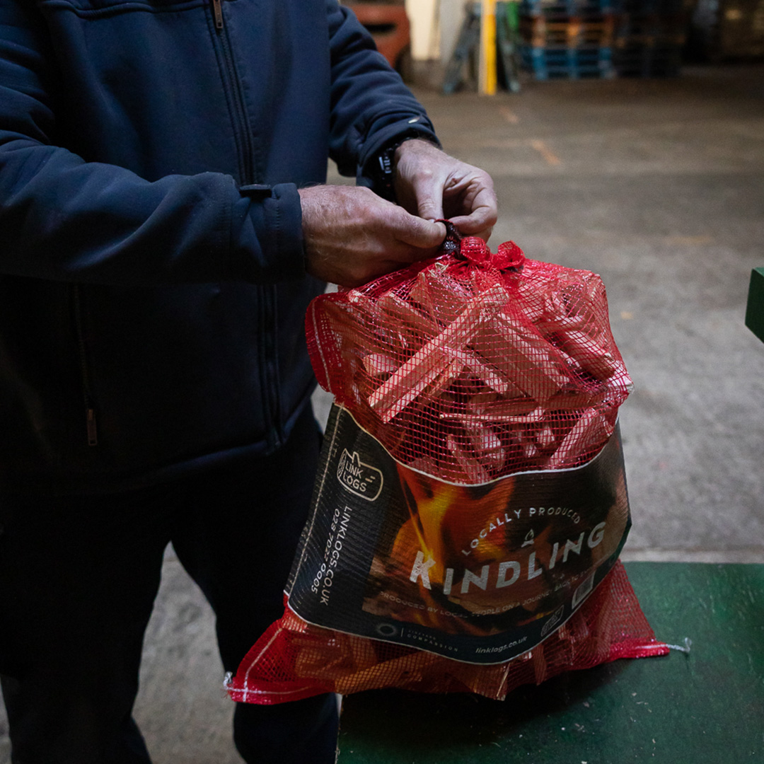 VinCompassion's tweet photo. Are you passionate about social justice, tackling local poverty and seeing people move from crisis to full potential? As an anti-poverty charity Vineyard Compassion are hiring for the role of Link Logs Production Supervisor (FT male)

Apply Now: https://t.co/4toN6rhFeA https://t.co/XxDvtkHAJu