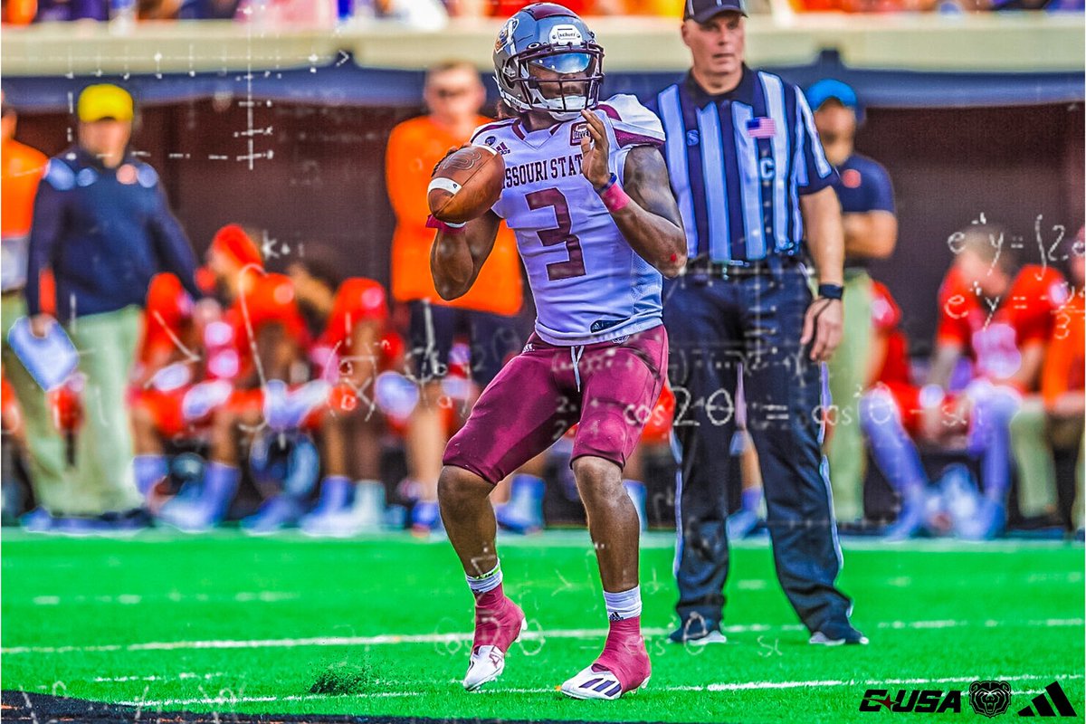 MoStateFBCamps's tweet photo. 🚨🚨3 Days until camp‼️‼️

🗓️June 6th &amp; 7th
🔗 Link in bio

👀 Who wants to compete⁉️Camp with the Bears‼️
#OutHitOutHustle https://t.co/Ckte4WNSeU