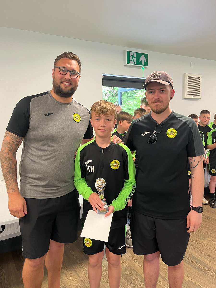 CfonTownAcademy's tweet photo. Congratulations Ethan Hastings @CfonTownAcademy U12's  Parents Player of the Season. Thank you to our presentation sponsors The Hogan Group. #development https://t.co/Ux3ZuDkf3C