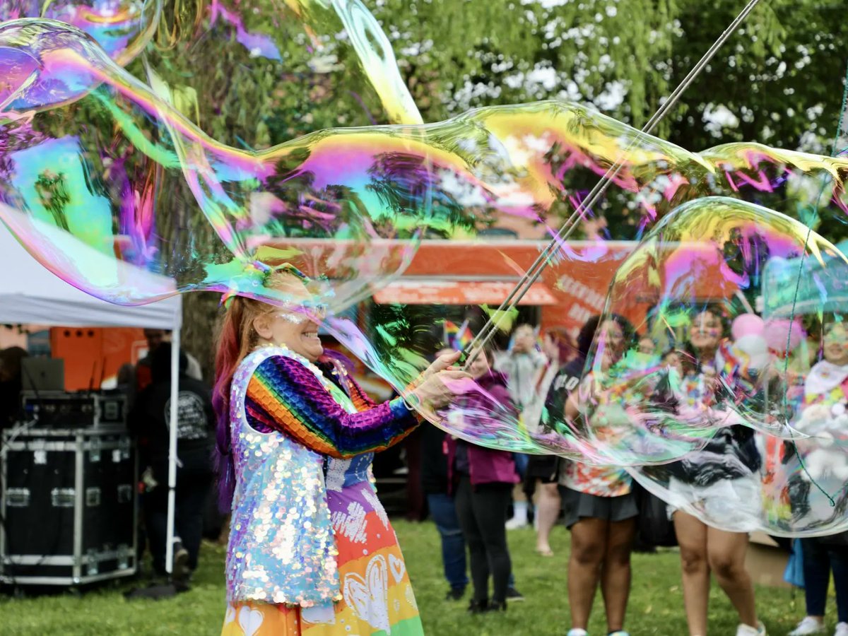 🌞🌈 Summer is on the horizon and Merrimack Valley is buzzing with fun events this June! From Pride festivities to farmers' markets to exciting tours, there's something for everyone. Check out our calendar for events you'll love all summer long! 🌞🌼🎊  
merrimackvalley.org/news/celebrate…