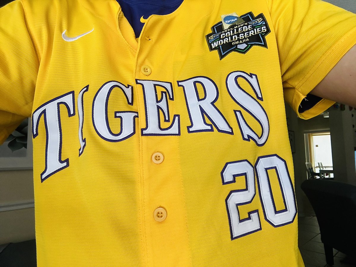 NathanMLedford's tweet photo. Baby Blue found out last night: Our @LSUsports Heel is bigger and our @LSUbaseball Bats are ‘bout to ‘Tar and feather’ Curalina! Win this game and a ‘Super’ is coming to BR! Let’s GEAUX tonight! You with me @LSUTigersVoice ?
#GeauxTigers https://t.co/SiQtNEj4bT